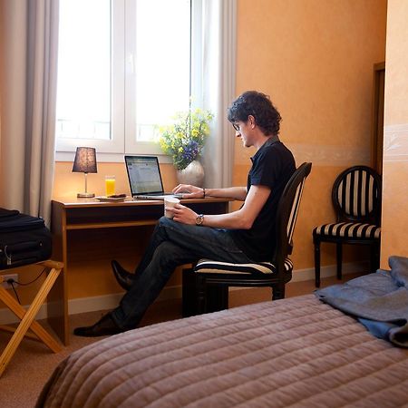 Logis Hotel Le Petit Breuil La Courtine エクステリア 写真
