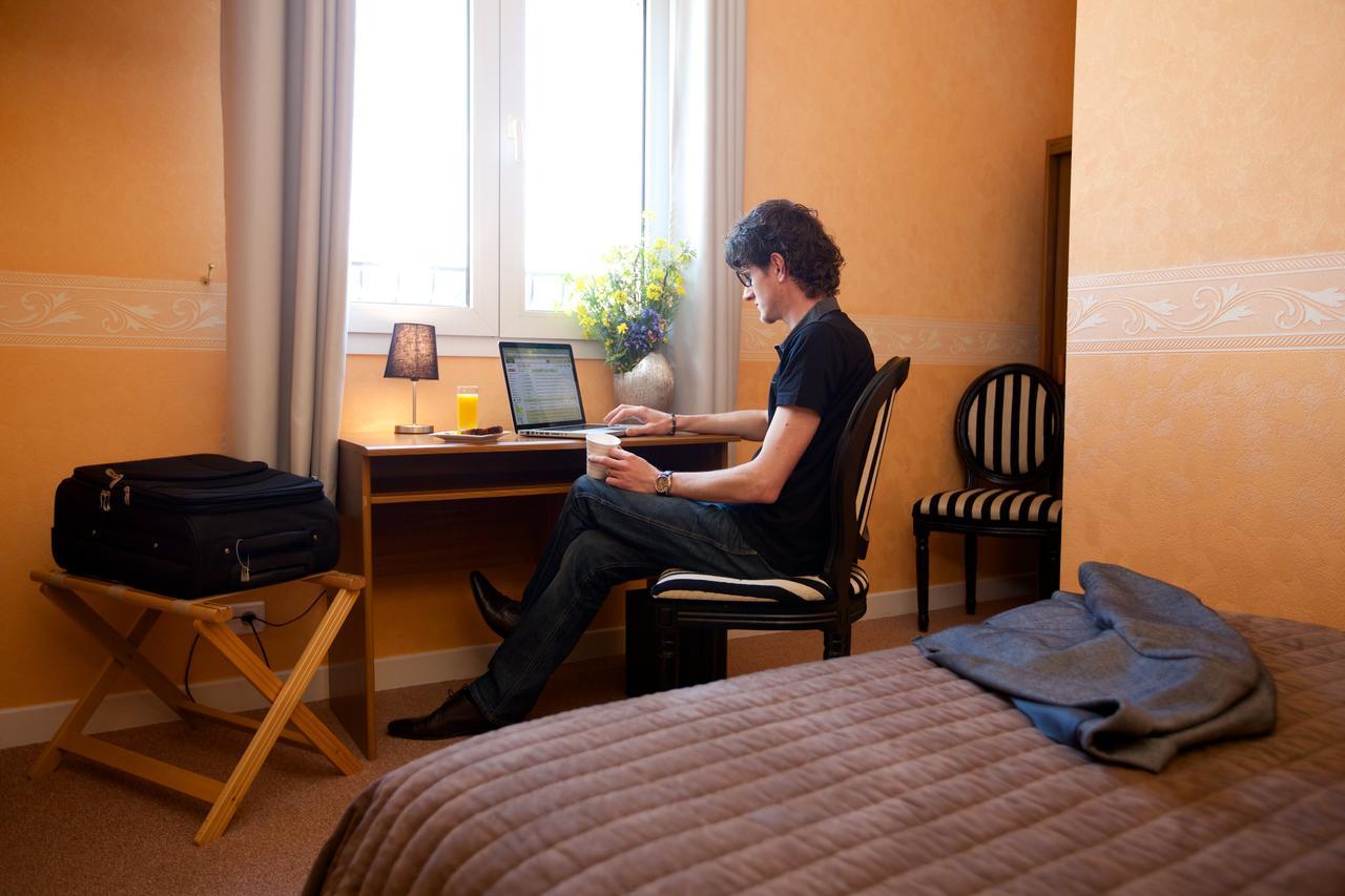 Logis Hotel Le Petit Breuil La Courtine エクステリア 写真