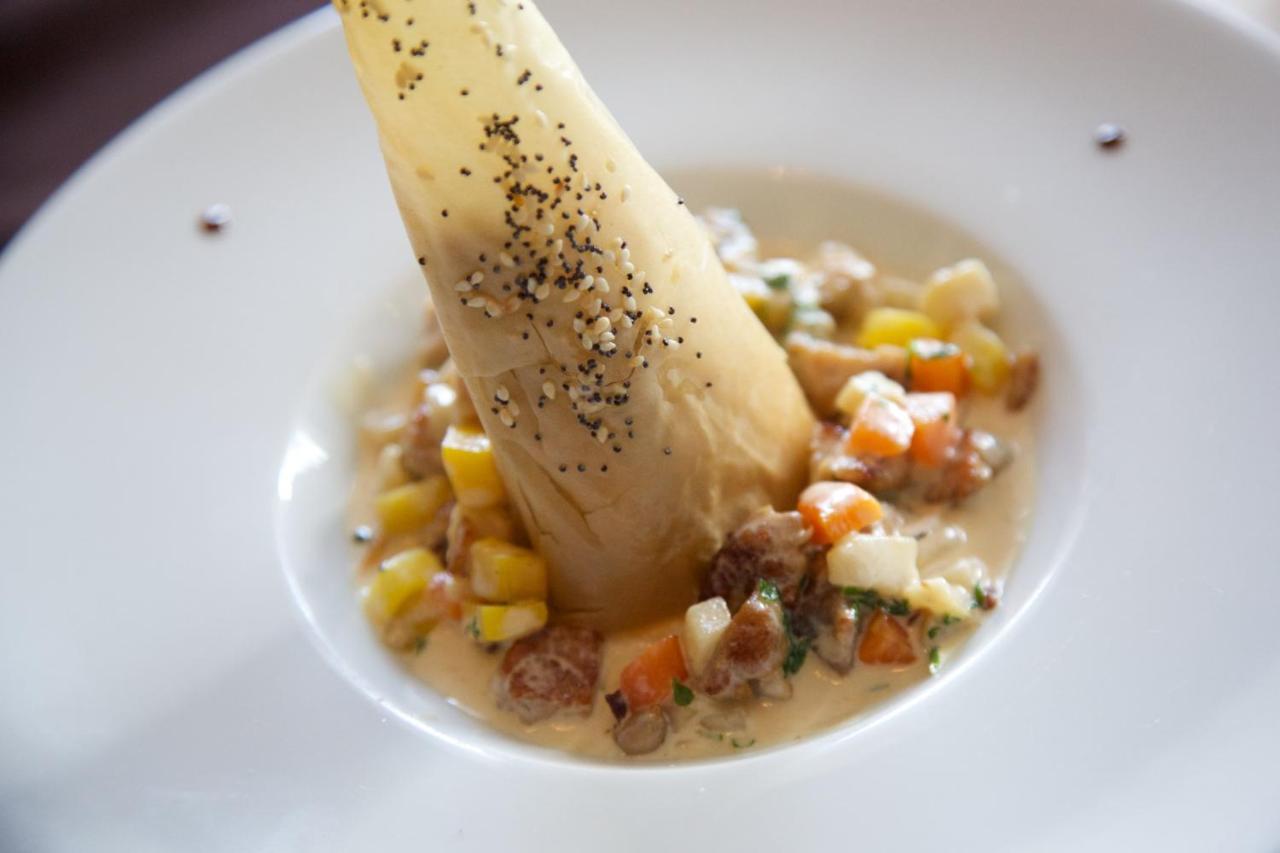Logis Hotel Le Petit Breuil La Courtine エクステリア 写真